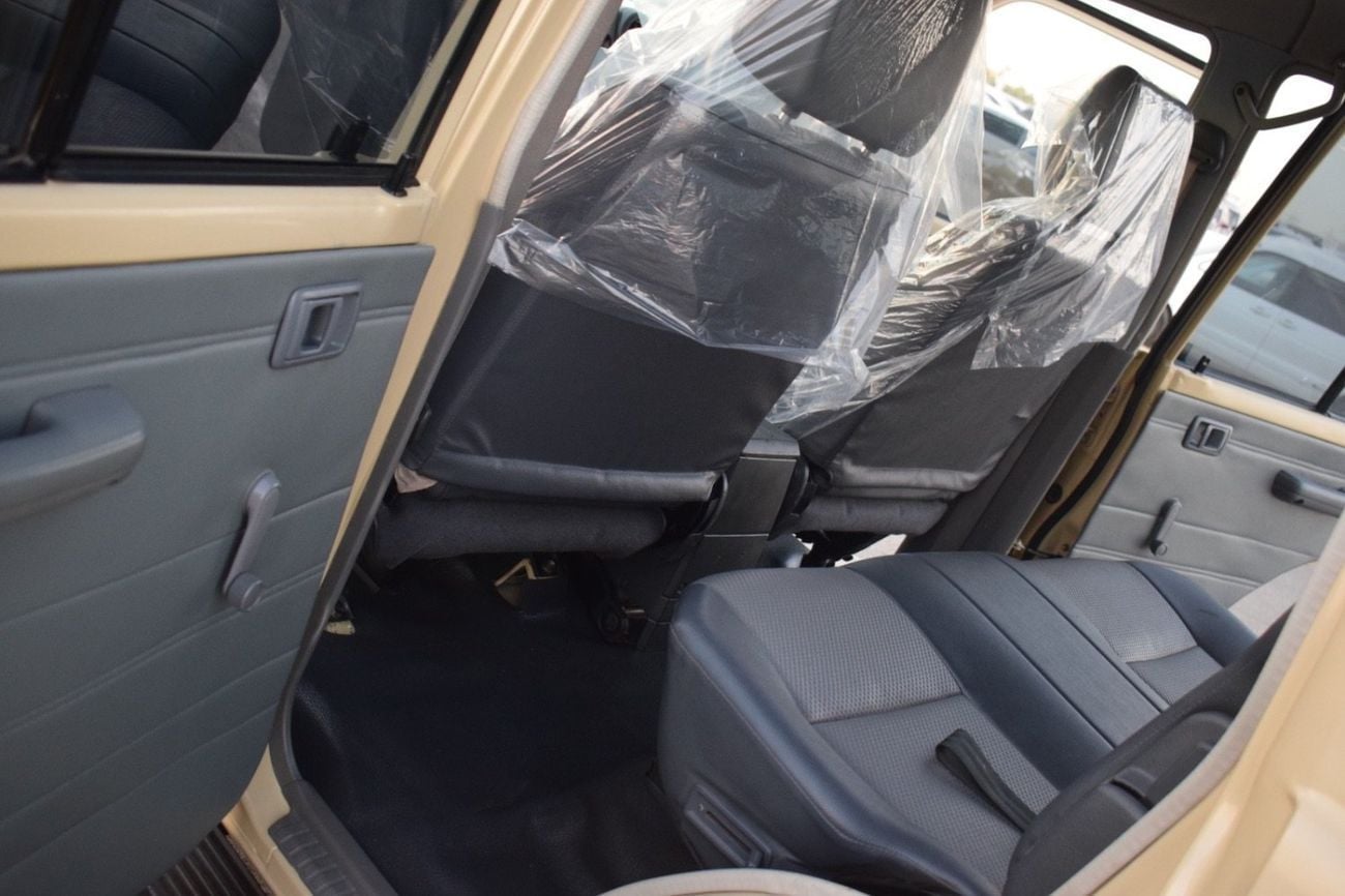 تويوتا لاند كروزر بيك آب Double Cabin 4.5L