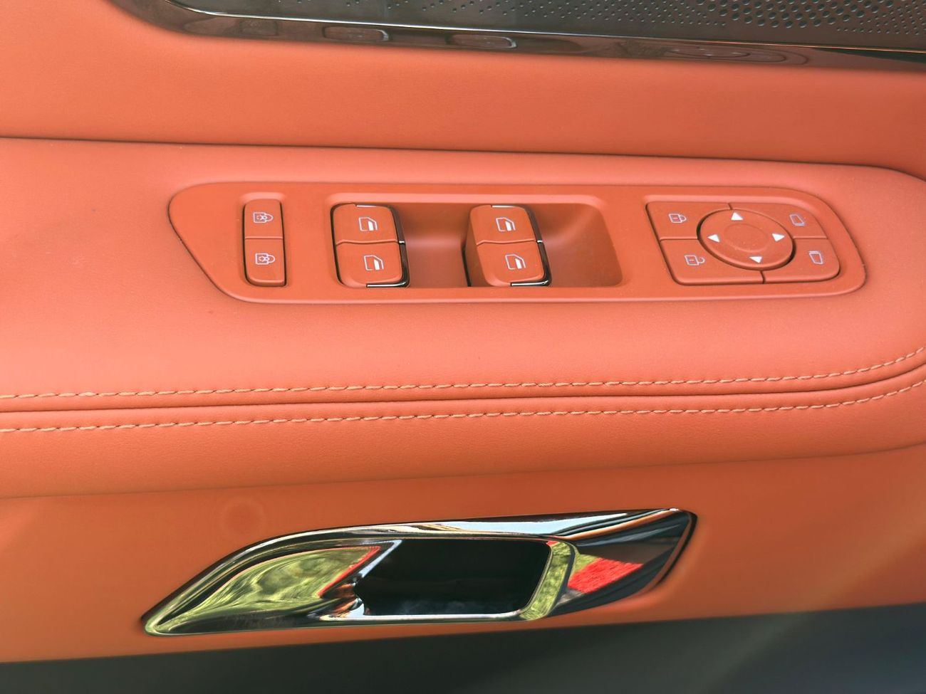 ROX 01 ROX 01 7 SEATERS LONG RANGE