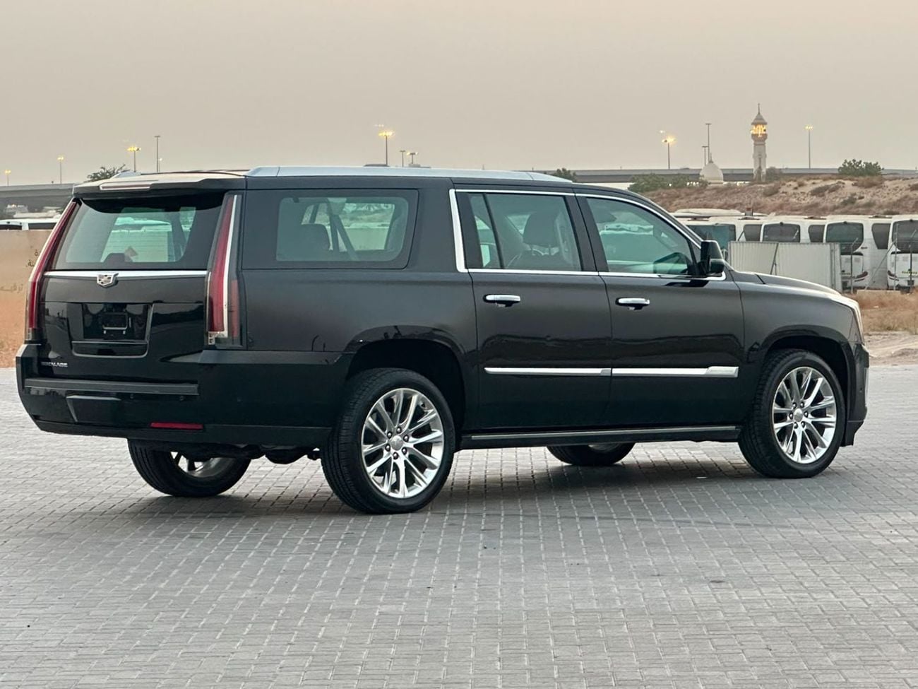 Cadillac Escalade Iq