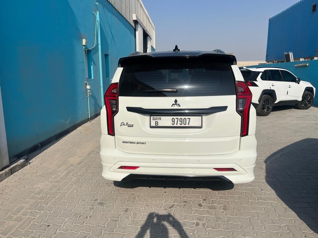 ميتسوبيشي مونتيرو سبورت GLS Premium 3.0L (7 Seater)