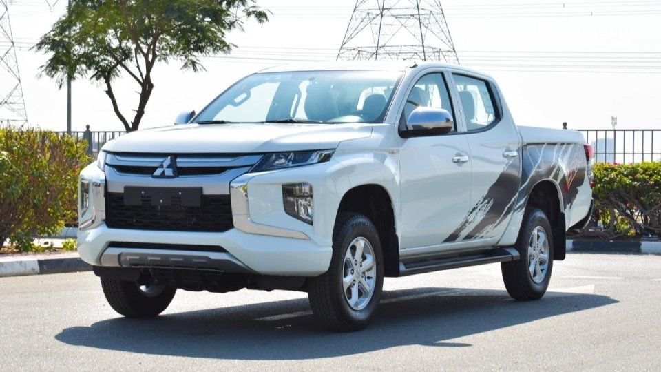  Motor de gasolina Mitsubishi L2 nuevo a la venta en Dubái -