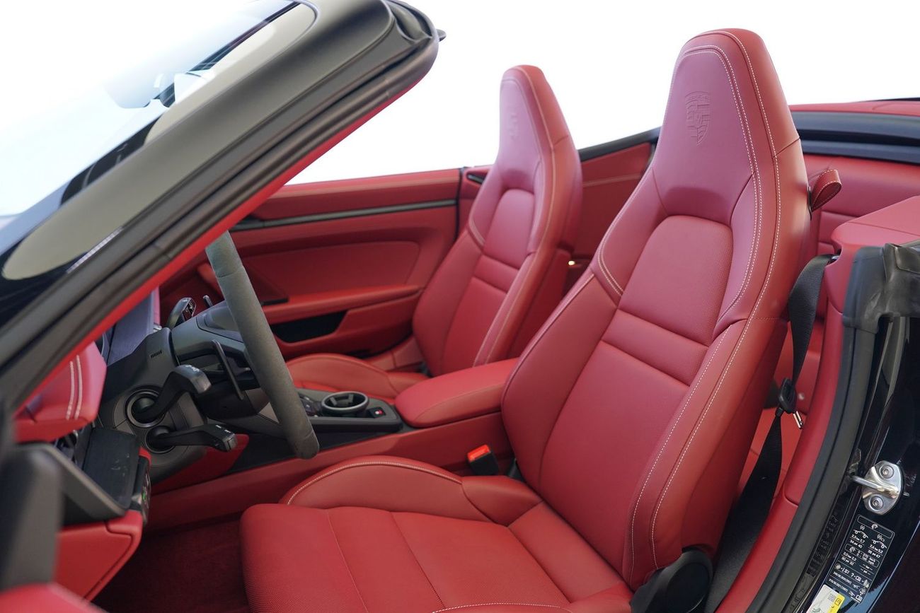 بورش 911 Carrera GTS 3.0L (450 HP) Convertible