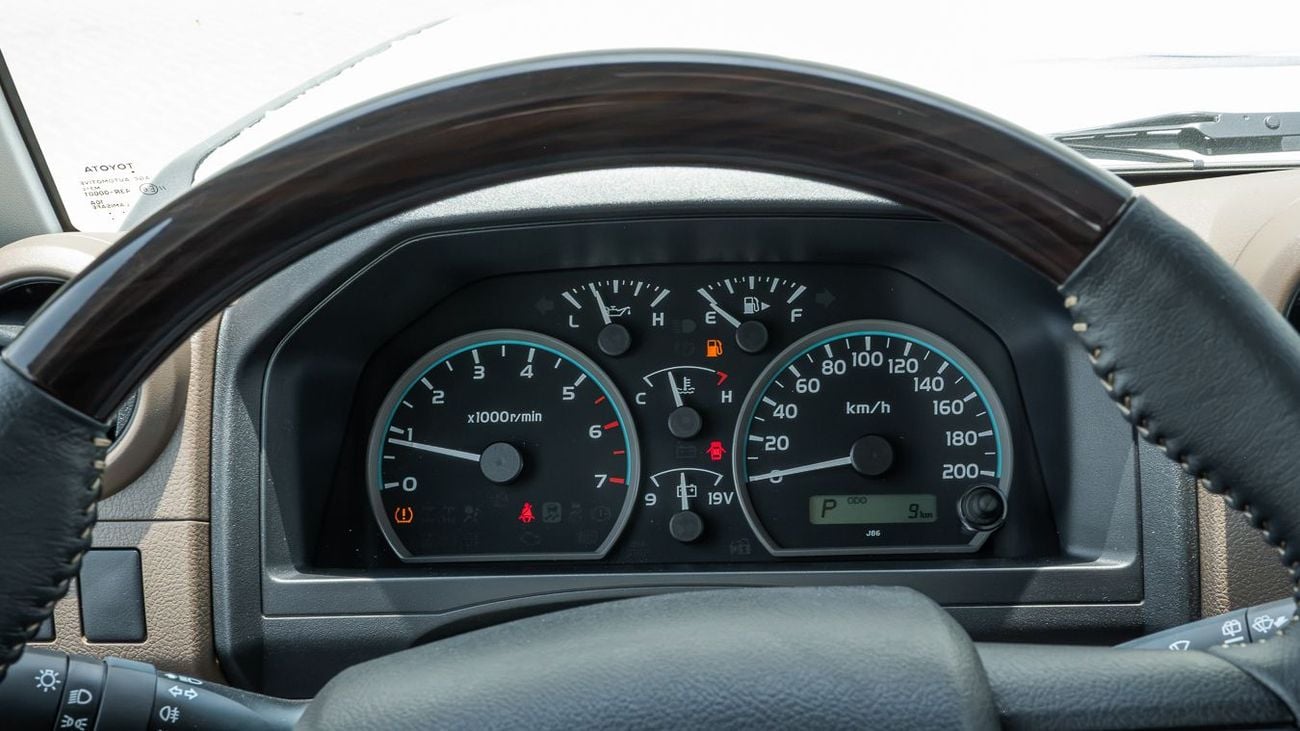 تويوتا لاند كروزر 70 HT VXR