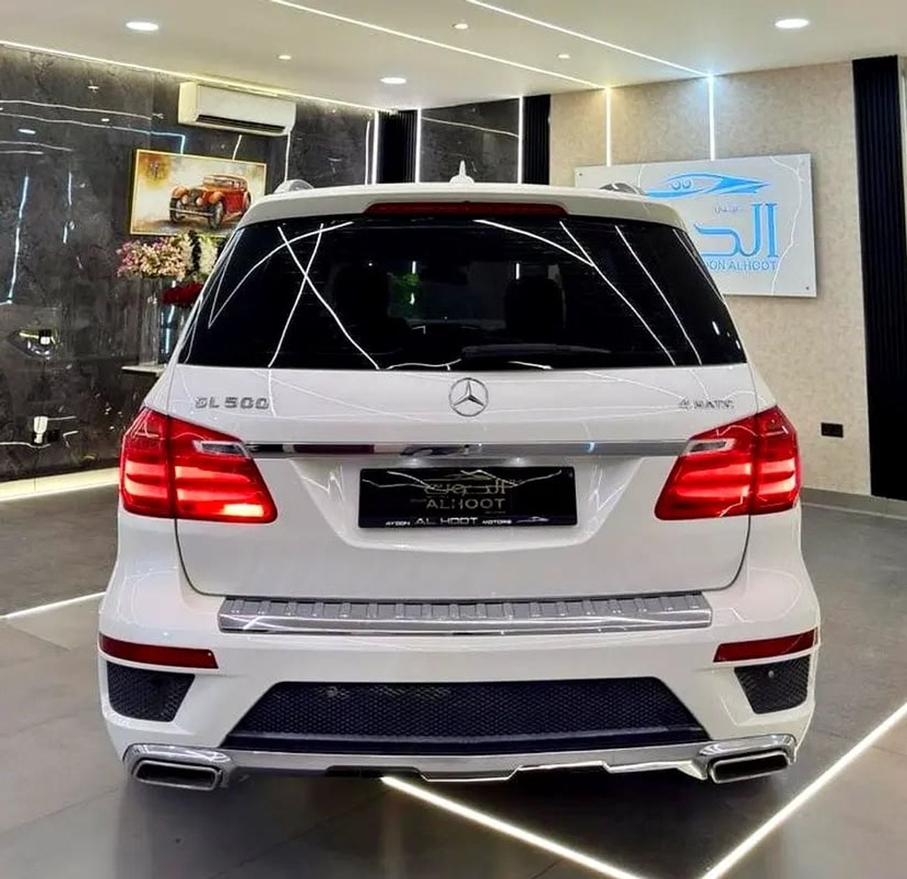 Mercedes Benz GL500 ELITE MERCEDES GL500 V8 || GLS UPGRADE || RADAR || TOP RANGE || GCC || PANORAMIC || LOW MILEAGE