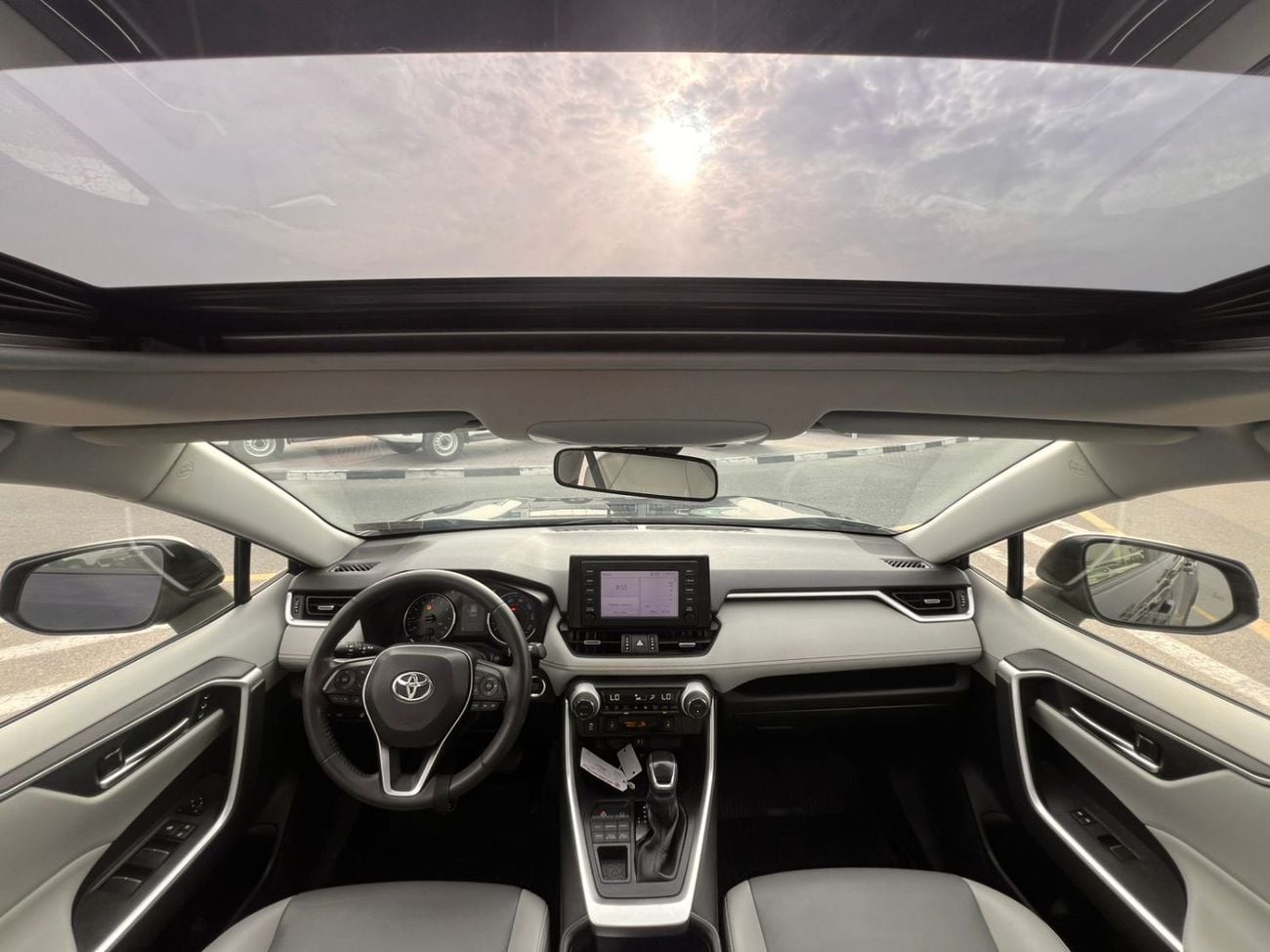 Toyota RAV4 2019 Toyota Rav4 XLE Full Option 2.5L V4 - Rear Camera - Leather Seat - Sunroof - AWD 4x4