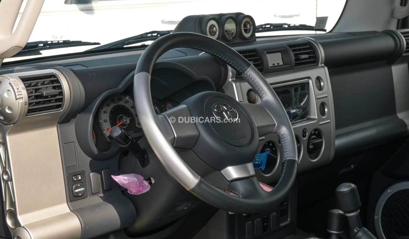 Toyota FJ Cruiser TOYOTA FJ CRUISER 4.0 V6 GCC 2023