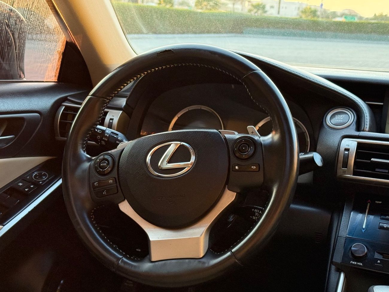 لكزس IS 250 Premier 2.5L