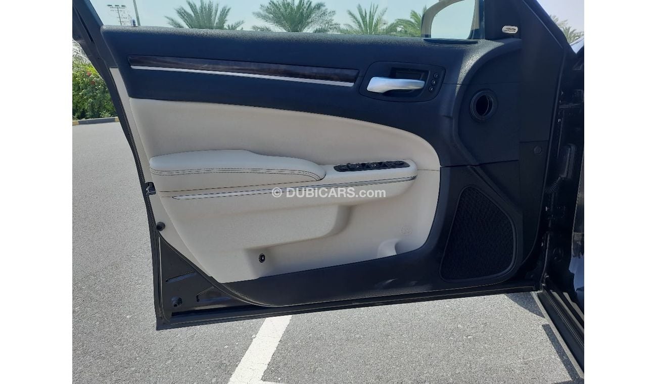 Chrysler 300C Plus Chrysler C300 2018 Full Option No 1 Without sunroof