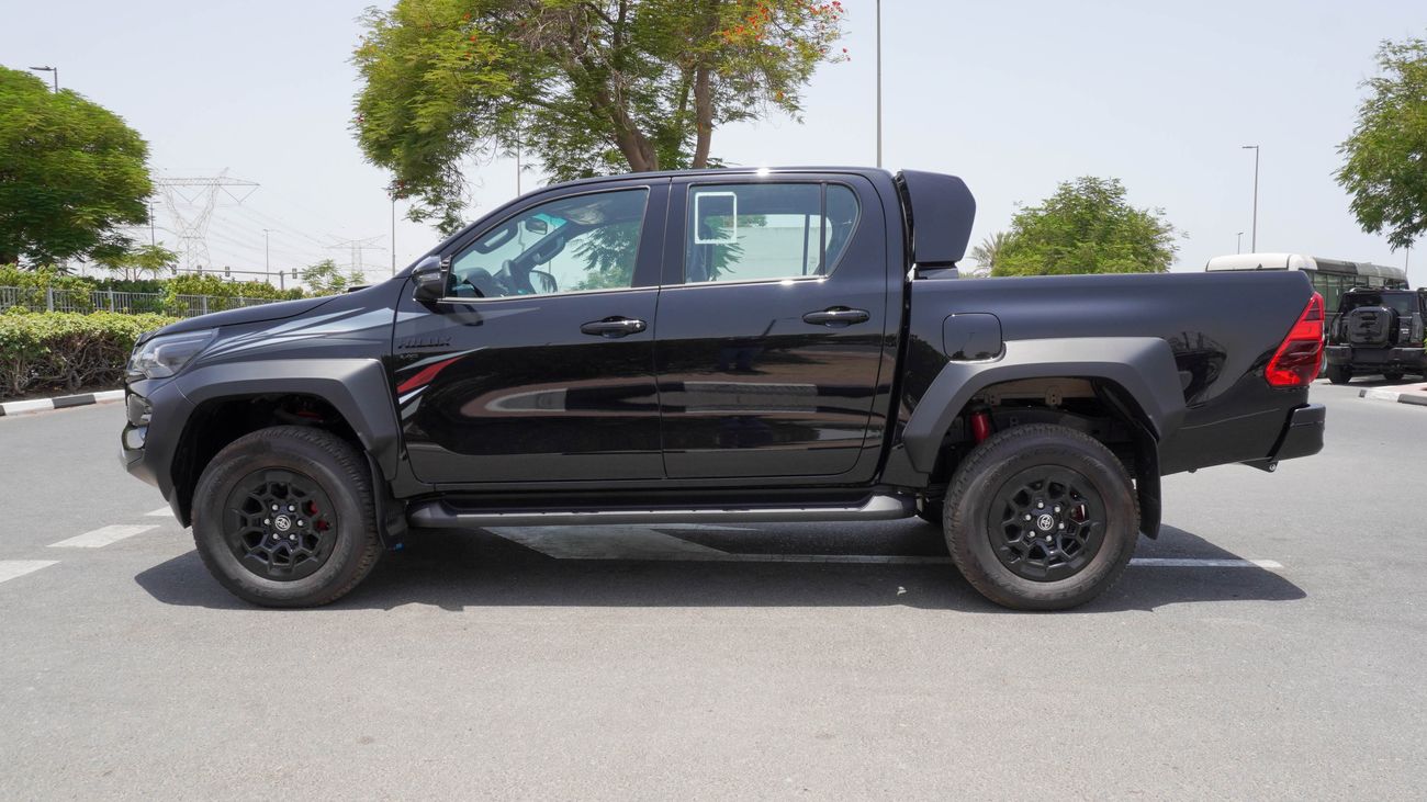 تويوتا هيلوكس GR Sport 4.0 L V6