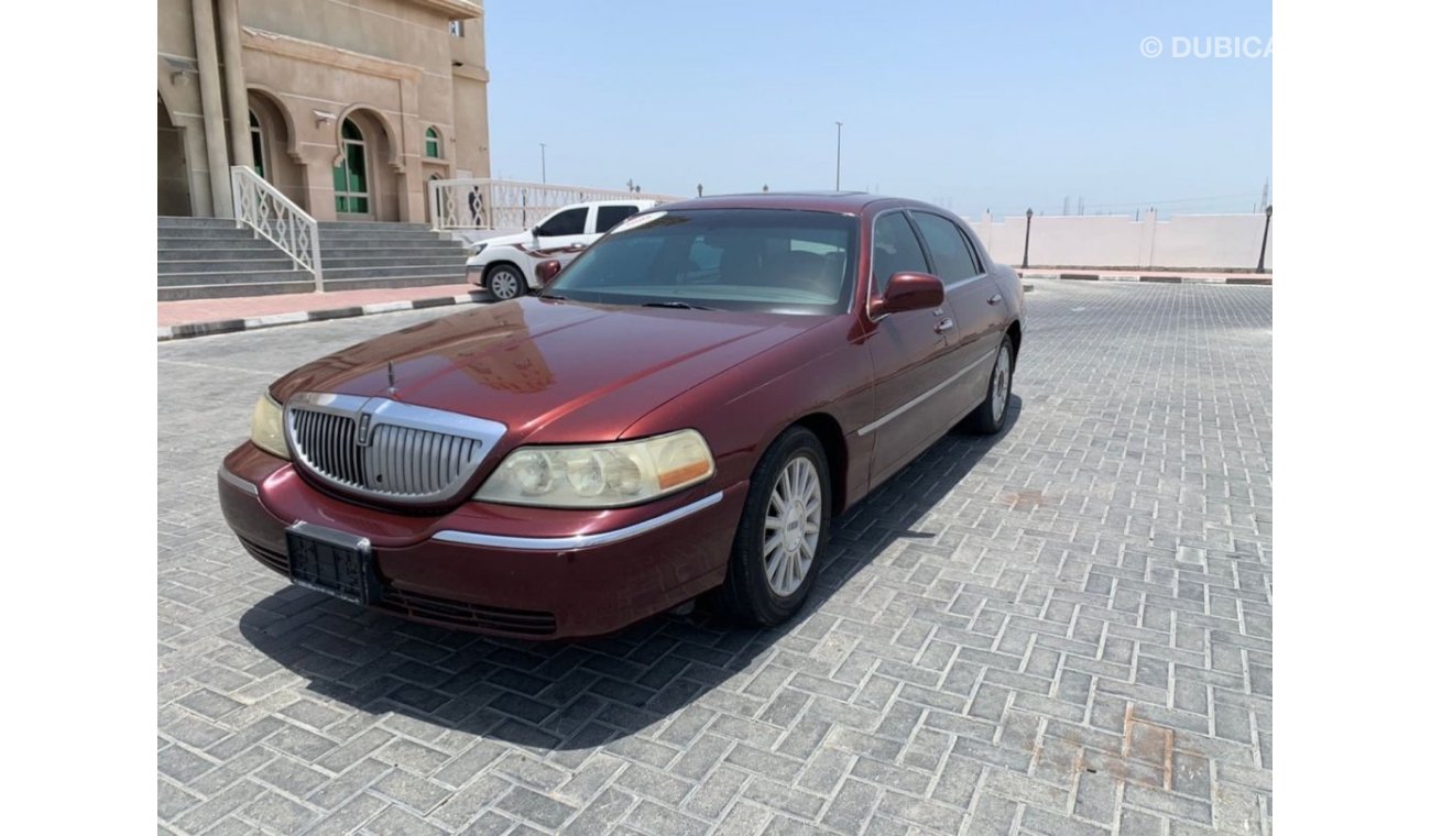 لنكن تاون كار موديل 2004 وارد امريكا فل اوبشن 8V ماشية 291000km