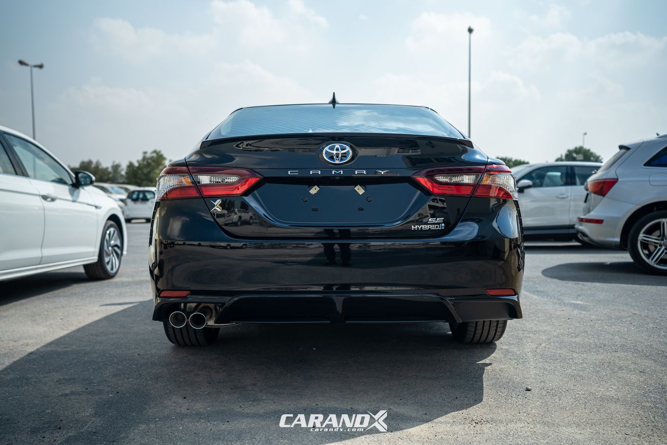 Toyota Camry SE Hybrid 2021 Black
