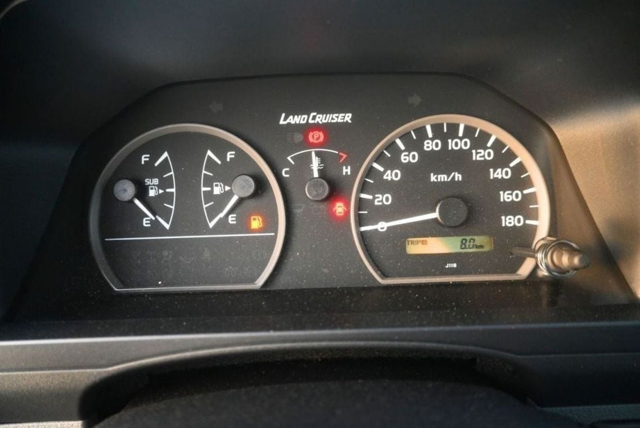 تويوتا لاند كروزر بيك آب Toyota Land Cruiser Pick Up 2024Toyota LC 79 Single Cabin Pick Up 4.2L Diesel, Manual, White