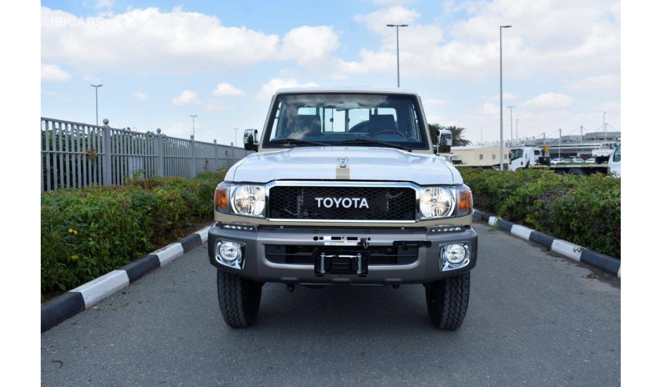 تويوتا لاند كروزر بيك آب 79 Single Cab Pickup Lx  V6 4.0l Petrol 4wd Manual Transmission