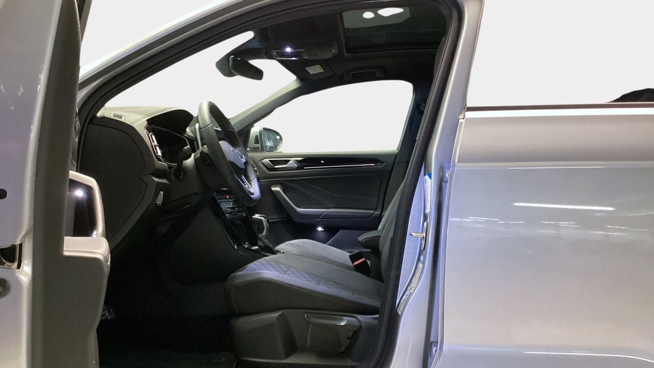 Volkswagen T-ROC R-LINE | Guaranteed Warranty | 0 Down Payment