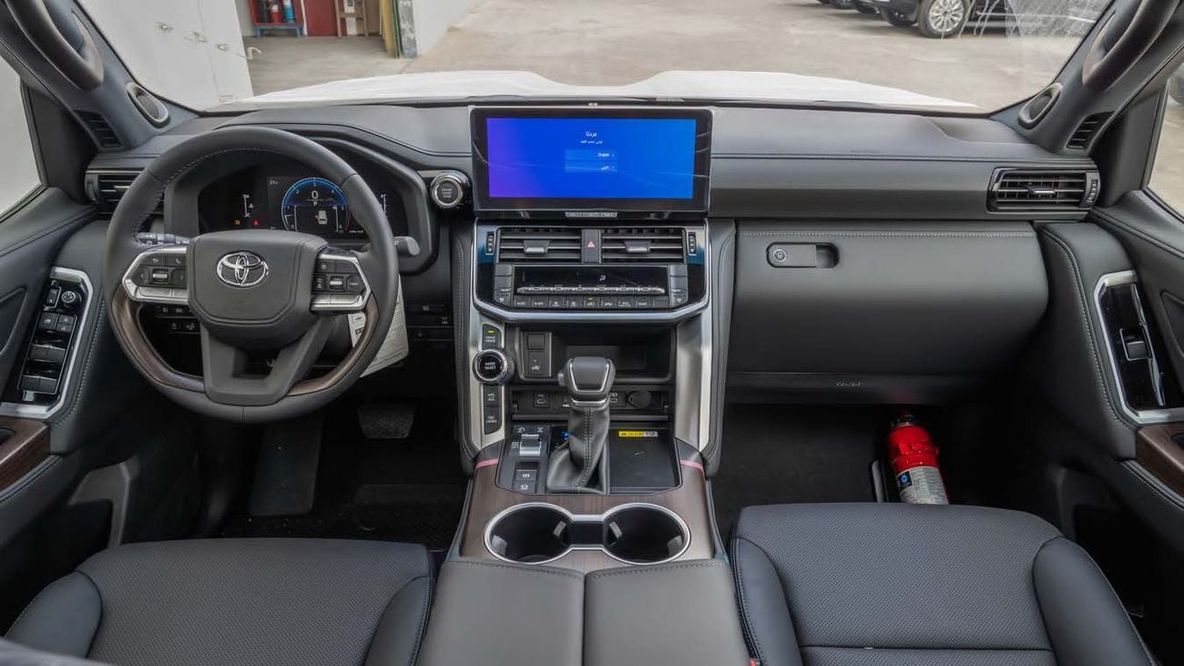 Toyota Land Cruiser Toyota Land Cruiser 300 GXR 3.3L Twin-Turbo Diesel (GCC Specs)