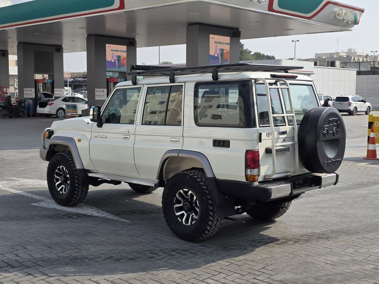 Toyota Land Cruiser 70 LC76 hardtop RHD 4WD 4.5L 1VD V8 Diesel Engine Manual Gear 5 Seats 5 Doors