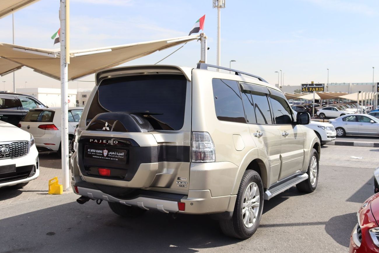 ميتسوبيشي باجيرو بلاتينوم خليجي - خاللية من الحوادث - مكينة 3800 سي سي - فل كامل - بحالة ممتازة من الداخل والخارج