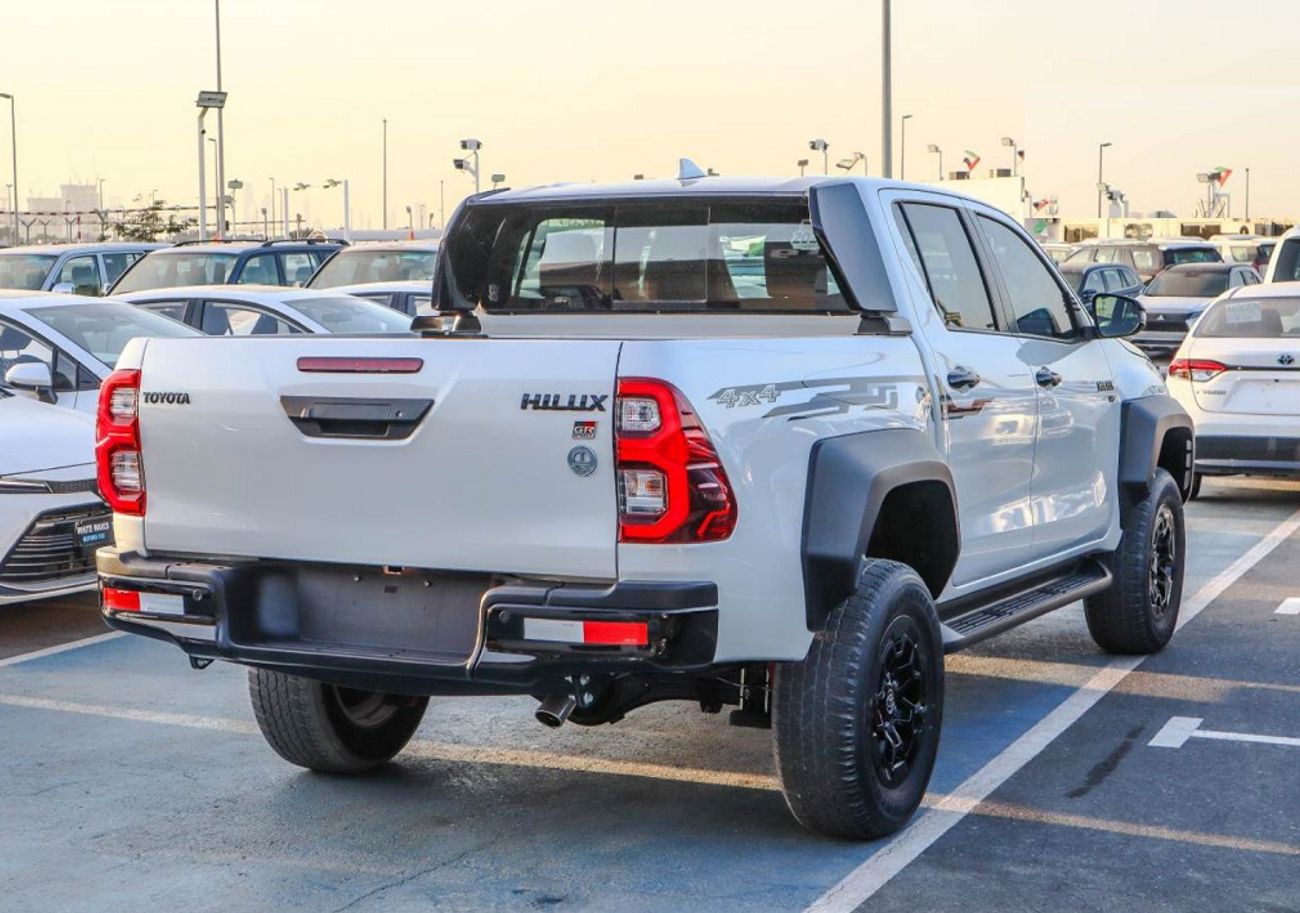 Toyota Hilux 4.0L GR PICKUP 4WD (PETROL)