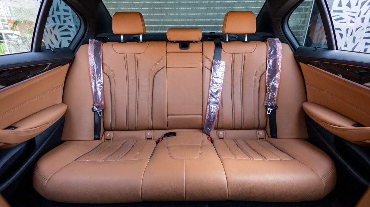 بي أم دبليو 520i M Sport Comfort 2.0L