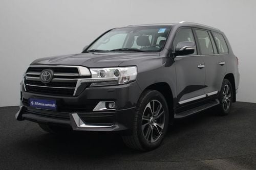 Toyota Land Cruiser VXR 5.7