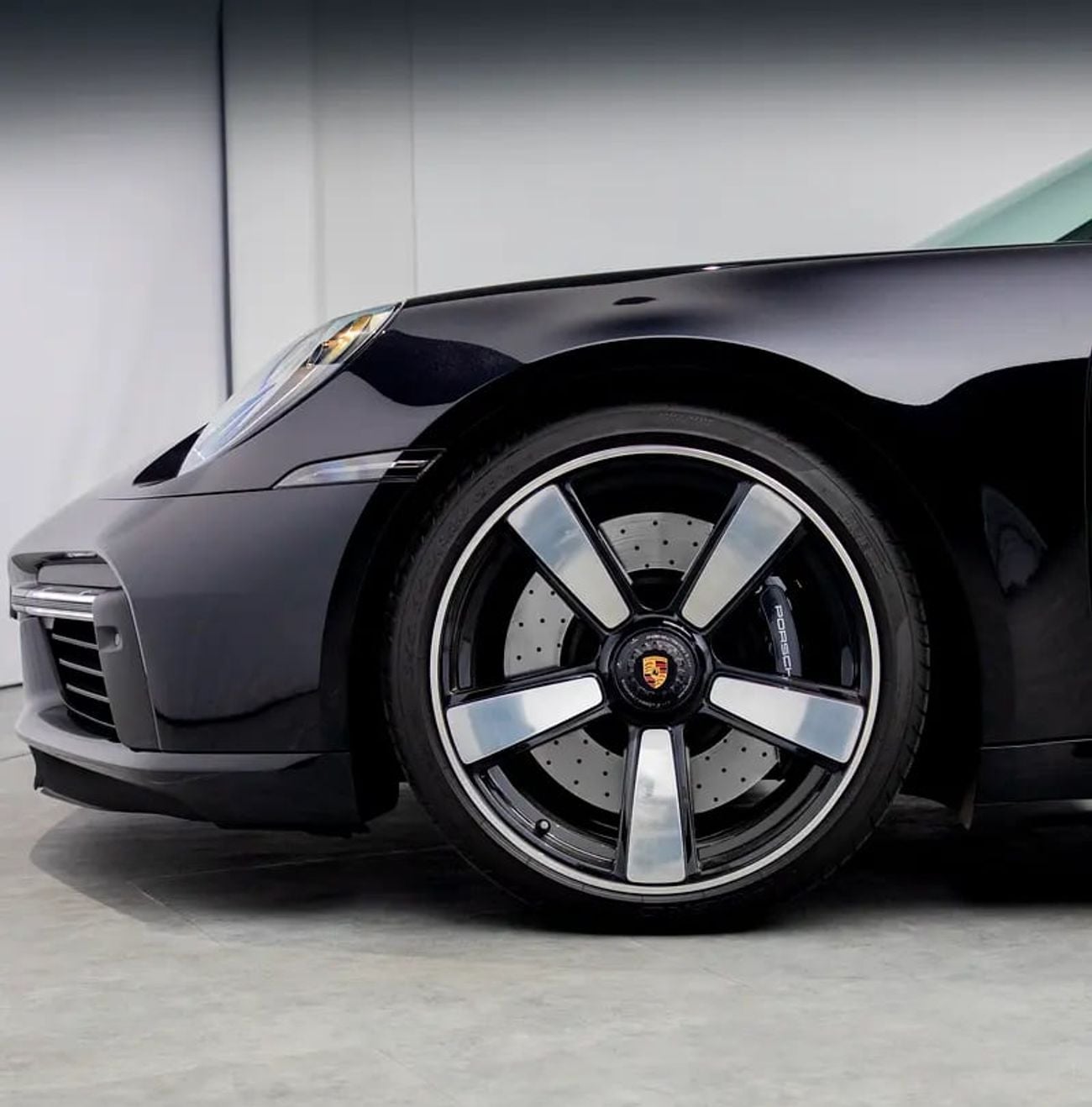 Porsche 911 TURBO 992.1 • Huge Specification • FDSH • Warranty • GCC