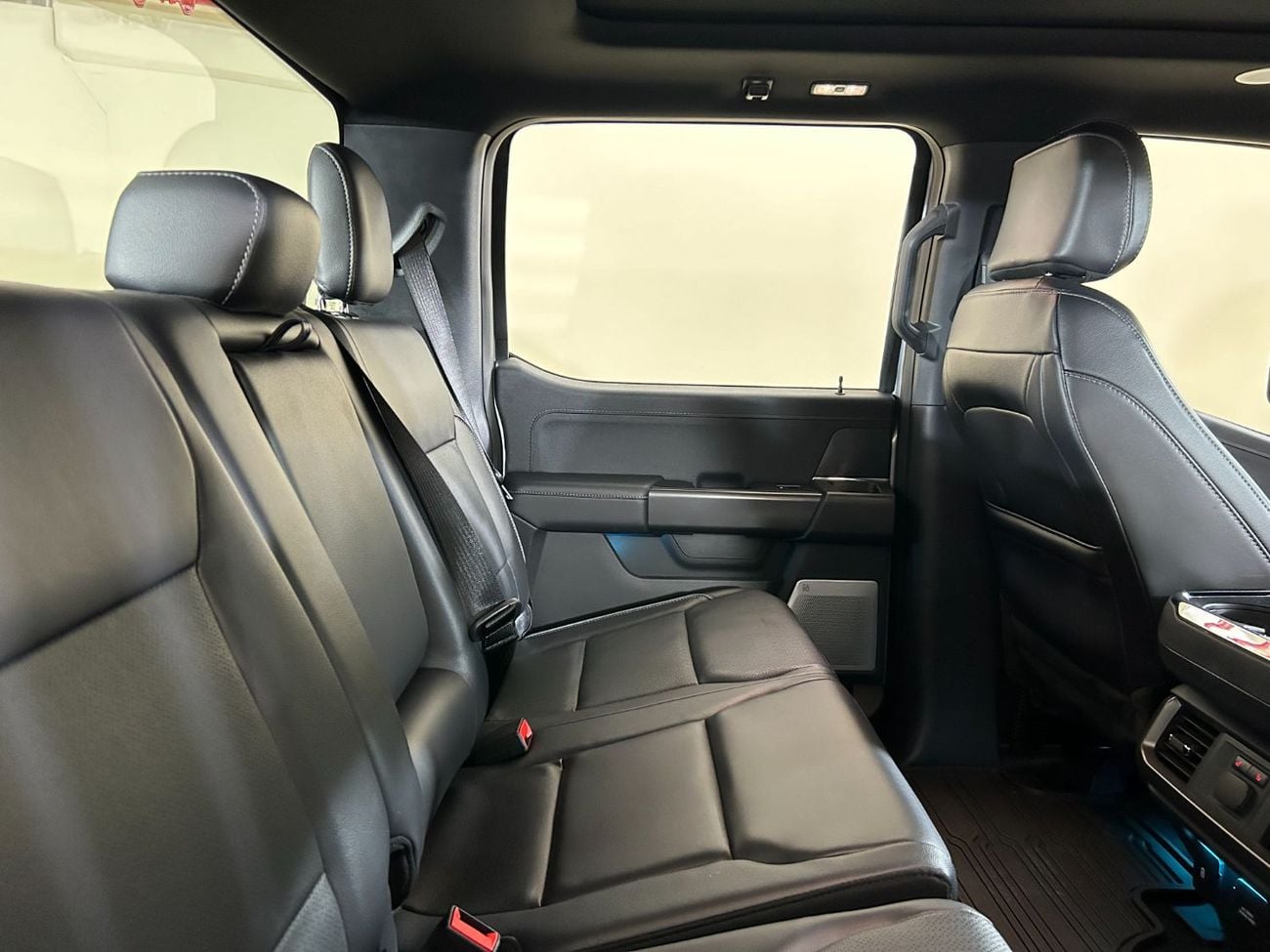 فورد F 150 LARIAT CREW CAB 1524EB/ AL TAYER MOTORS AL QOUZ SHOWROOM