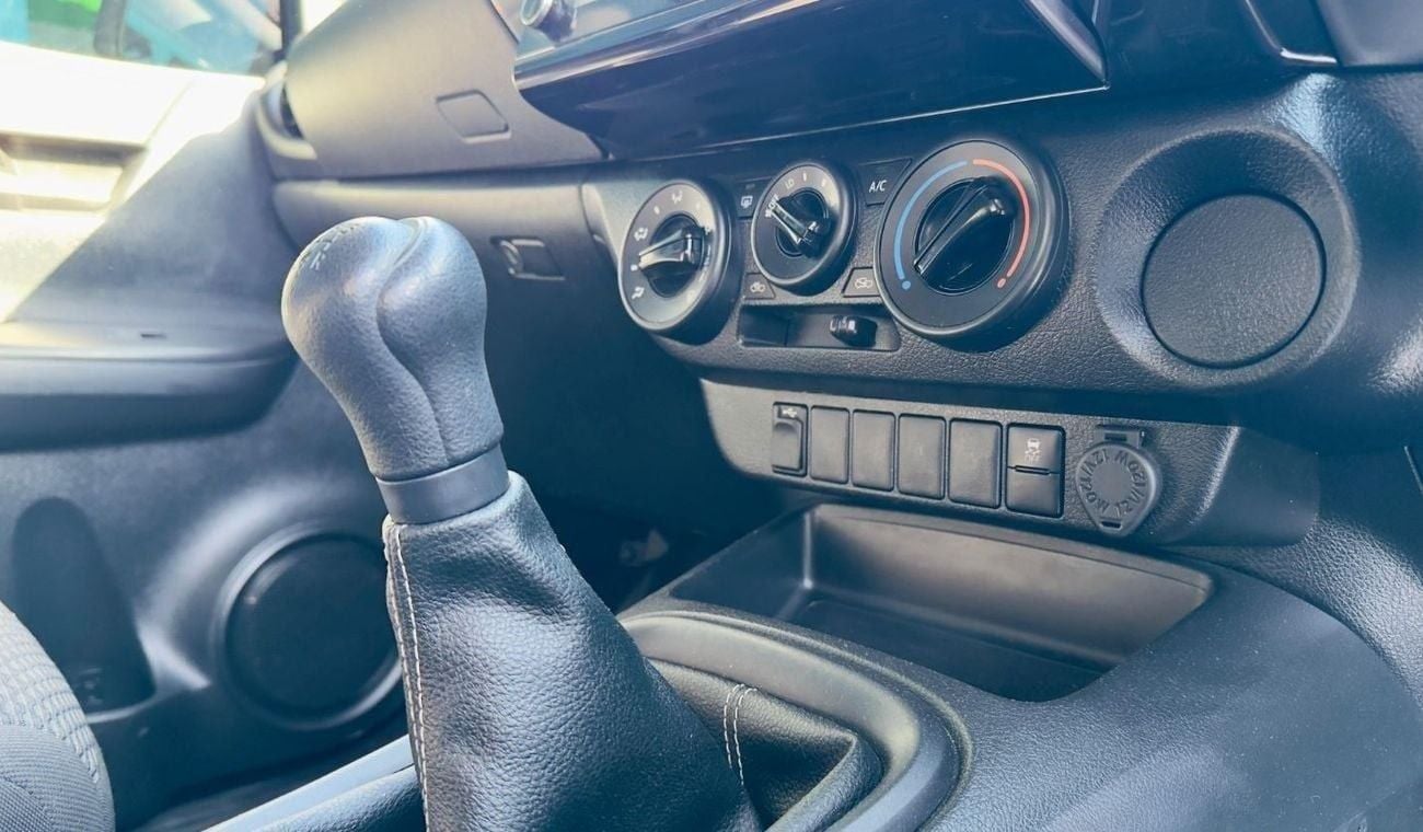 Toyota Hilux DOUBLE CABIN | 2.7L PETROL ENGINE | 2WD | RHD | 2021 | MANUAL TRANSMISSION