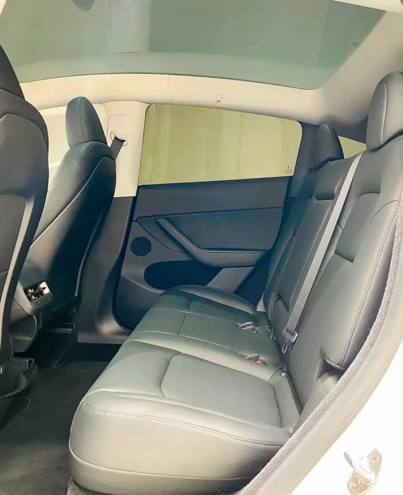 Tesla Model Y LONG RANGE Y DUAL MOTOR MODEL : K M : 10, 000 GCC SPECS UNDER WARRANTY AND SERVICE