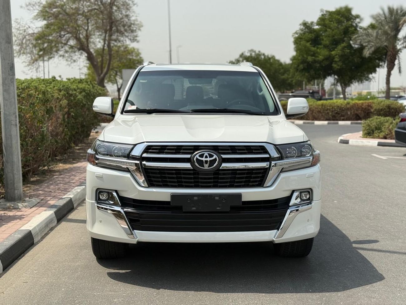 تويوتا لاند كروزر Land Cruiser GXR 4.0L Petrol V6 Grand Touring Full Option 2021 Model