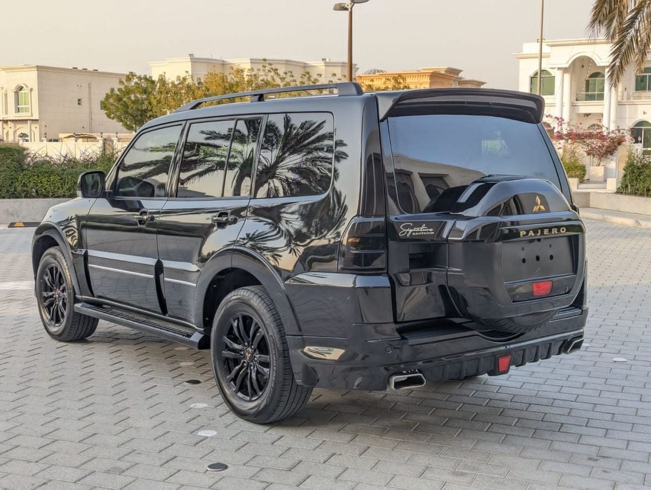 Mitsubishi Pajero Mitsubishi Pajero 2020 LHD black