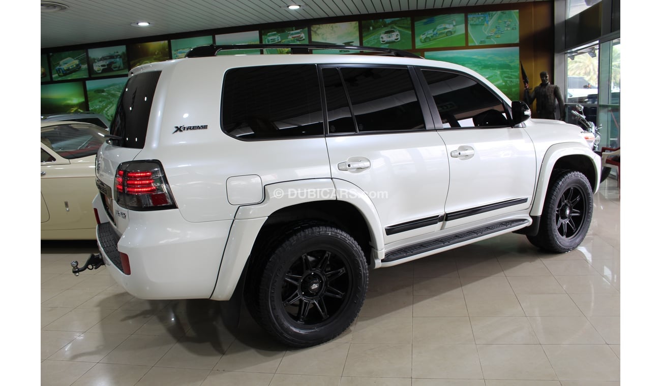 Toyota Land Cruiser V8 - 5.7 L XTREME