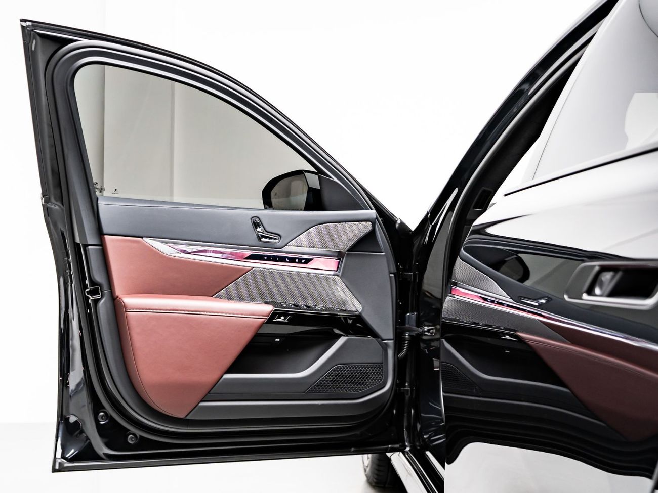 بي أم دبليو 735i 2024 BMW 735i, August 2029 BMW Warranty + Service Contract, Low KM's, GCC