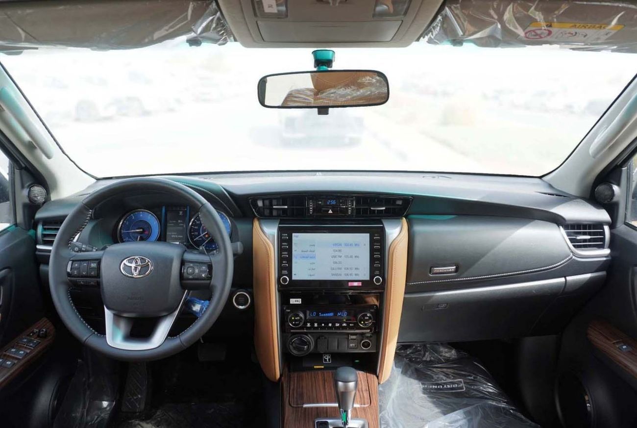 Toyota Fortuner GX2 4X4 2.7L (17" ALY, DUAL AUTO AC)