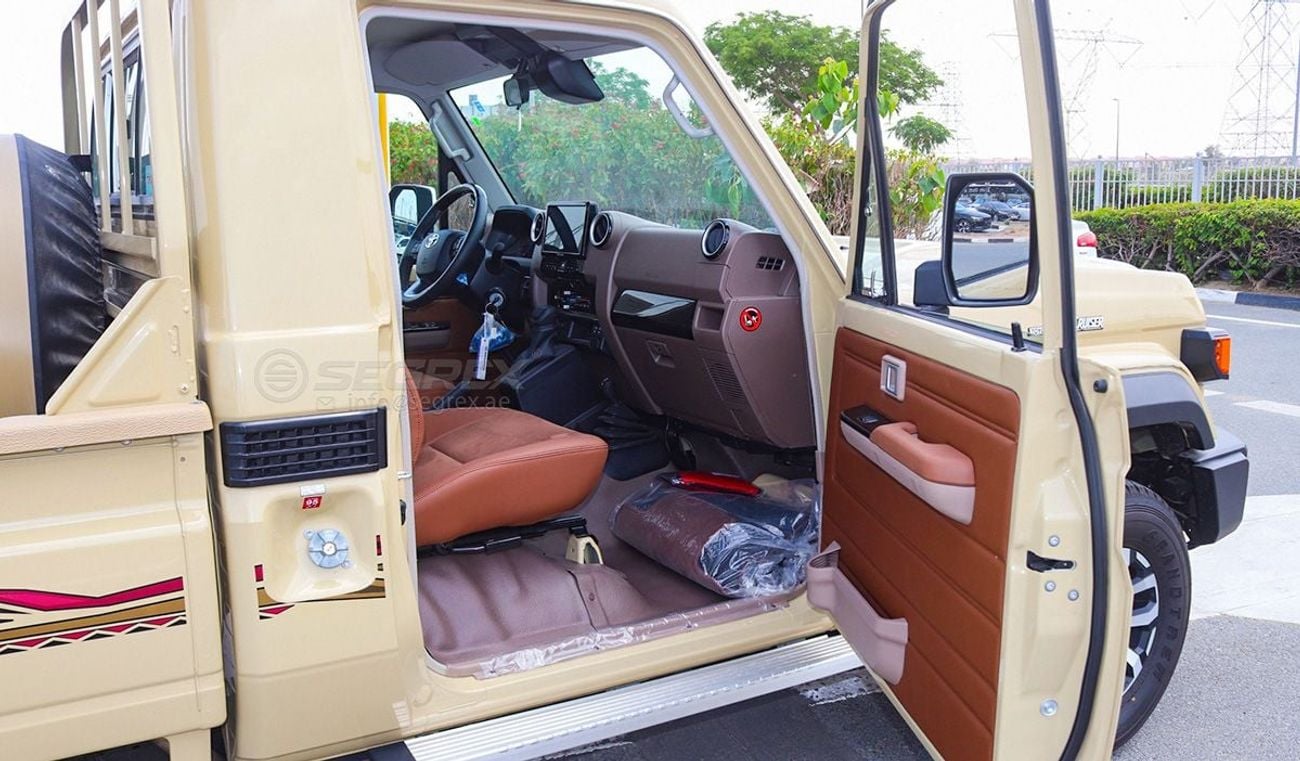 تويوتا لاند كروزر بيك آب LC79, Single Cabin, 4.0L Petrol 4WD 6-Speed Automatic | Brand New | 2025 Model | For Export