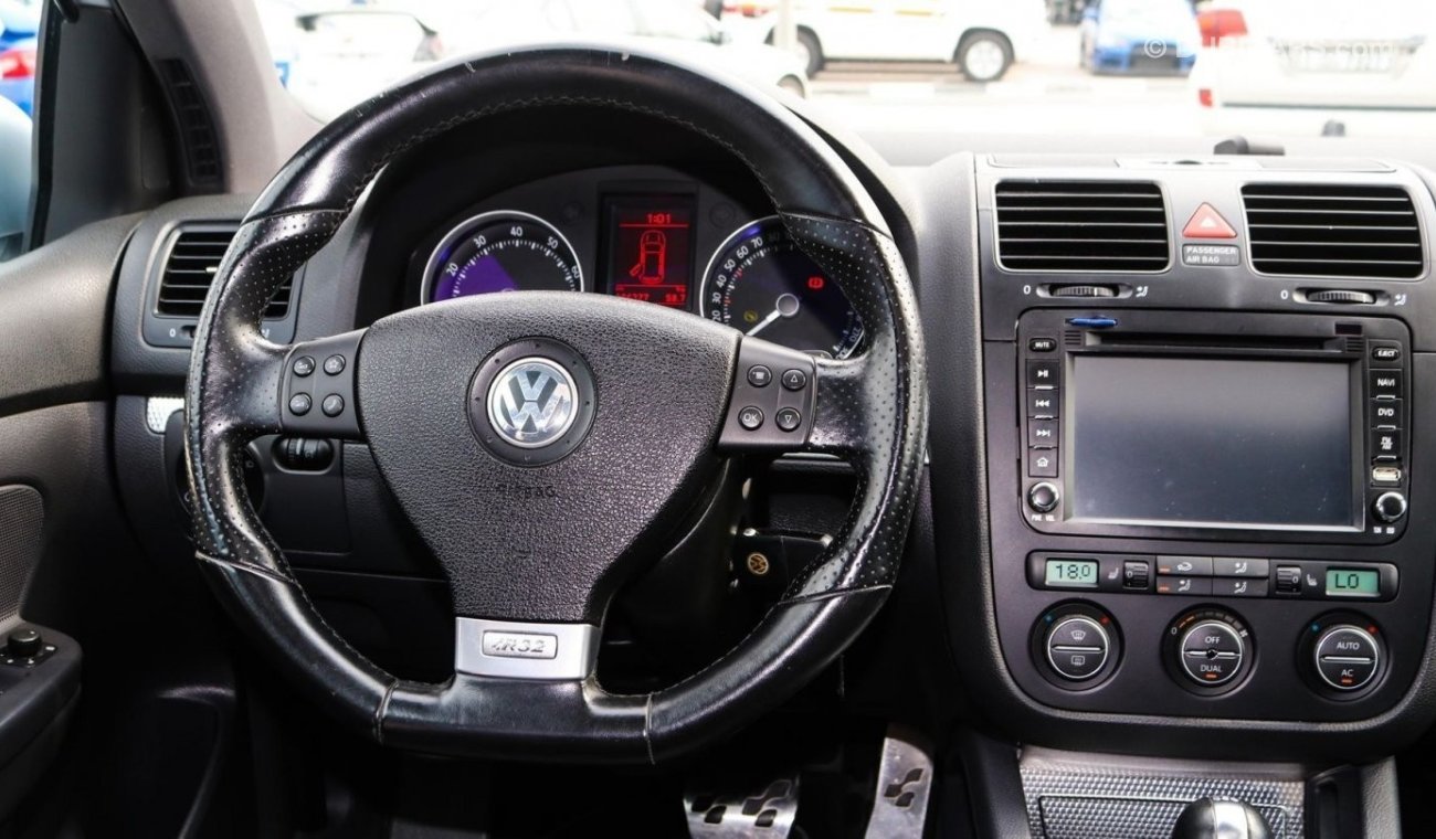 Volkswagen Golf R32