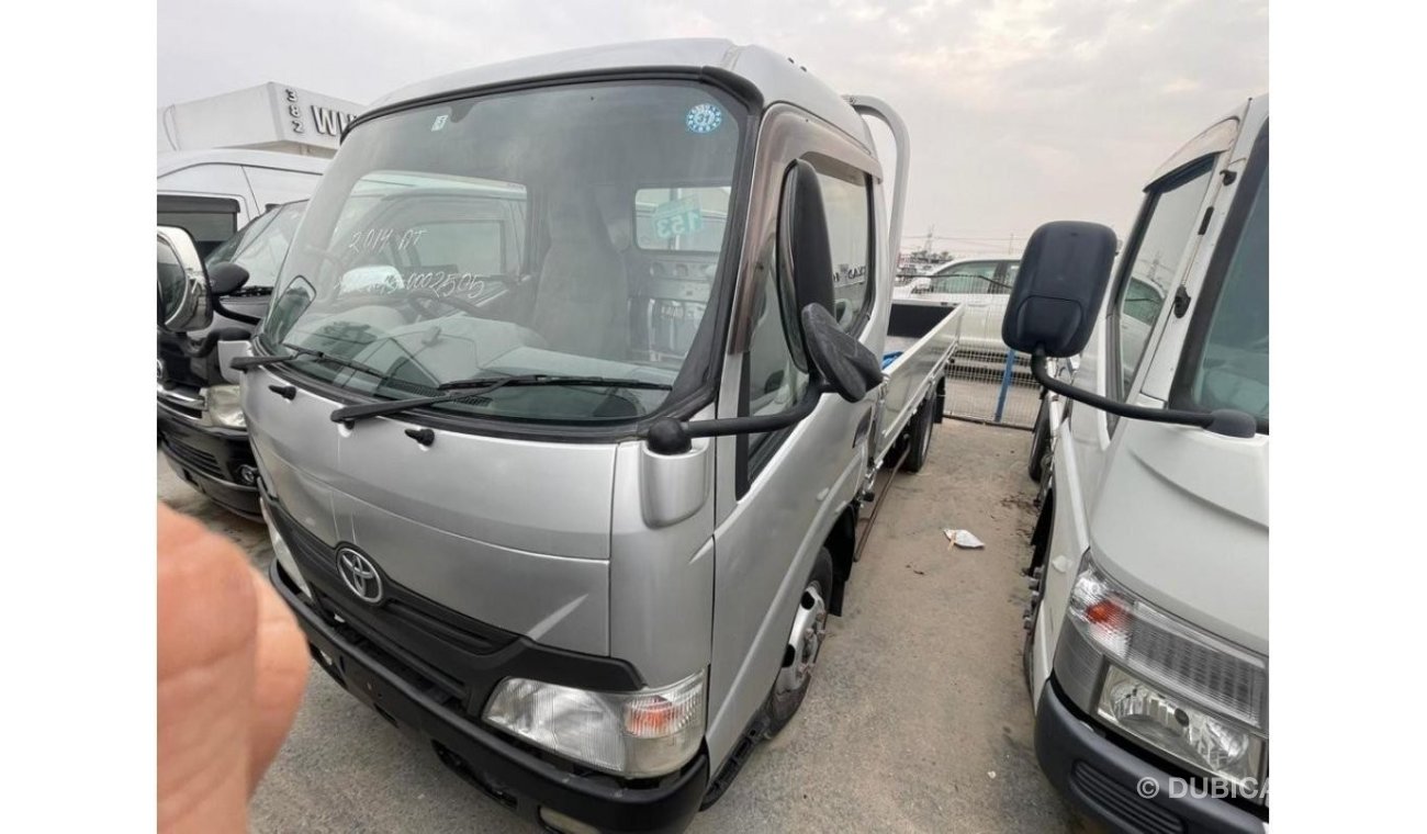 Toyota Dyna Dyna Diesel 2 ton model 2014 Automatic