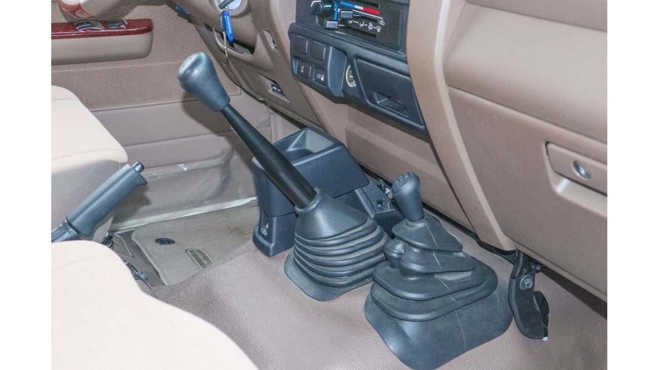 تويوتا لاند كروزر بيك آب مقصورة فردية Std