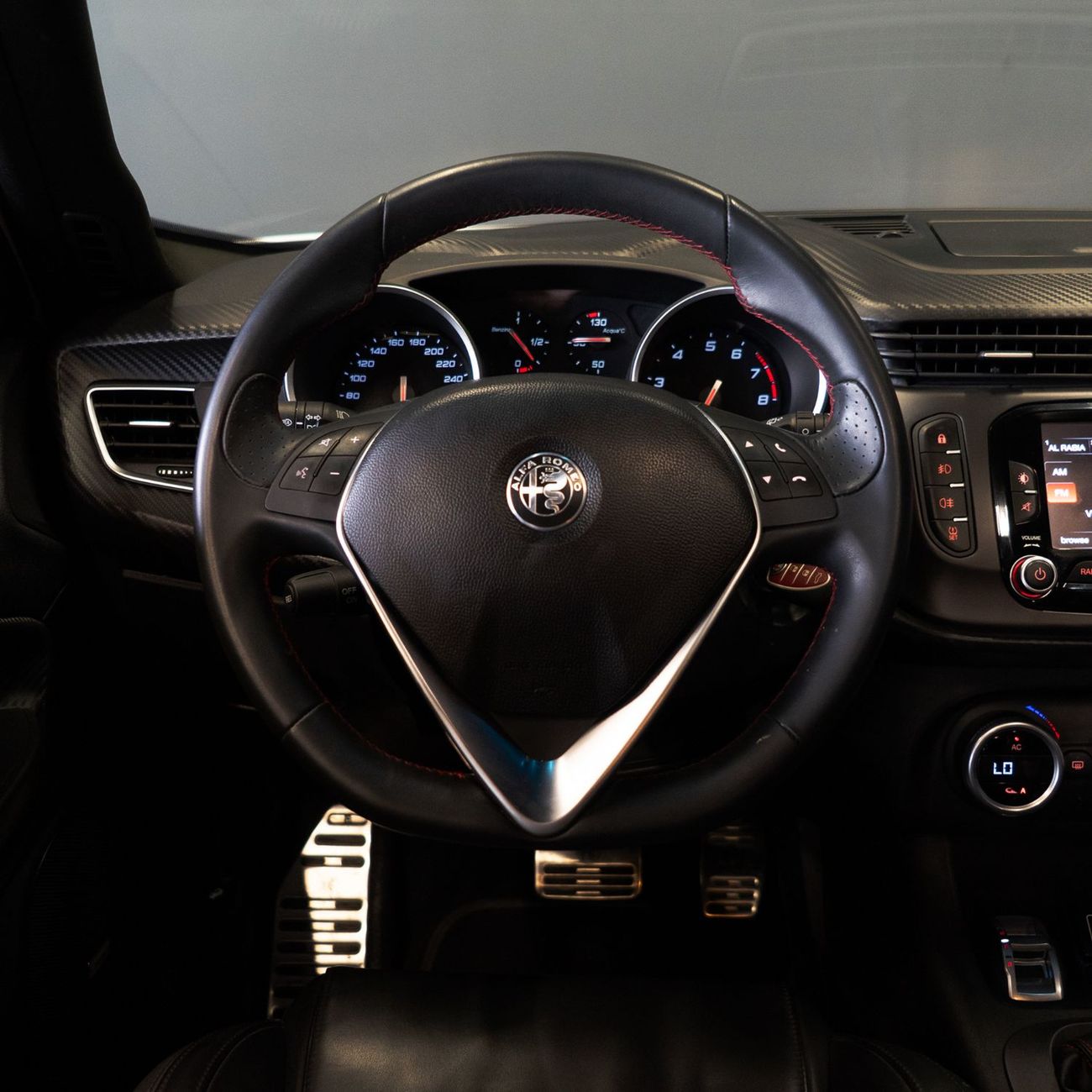 ألفا روميو جوليتا AED 861  pm  • 0% Downpayment • Alfa Romeo Giulietta Veloce • Agency Warranty