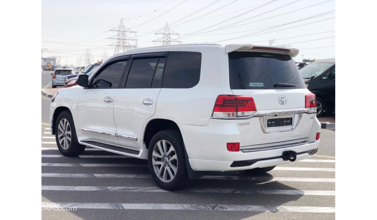 Toyota Land Cruiser GXR V6 - Facelifted TO 2019 Shape