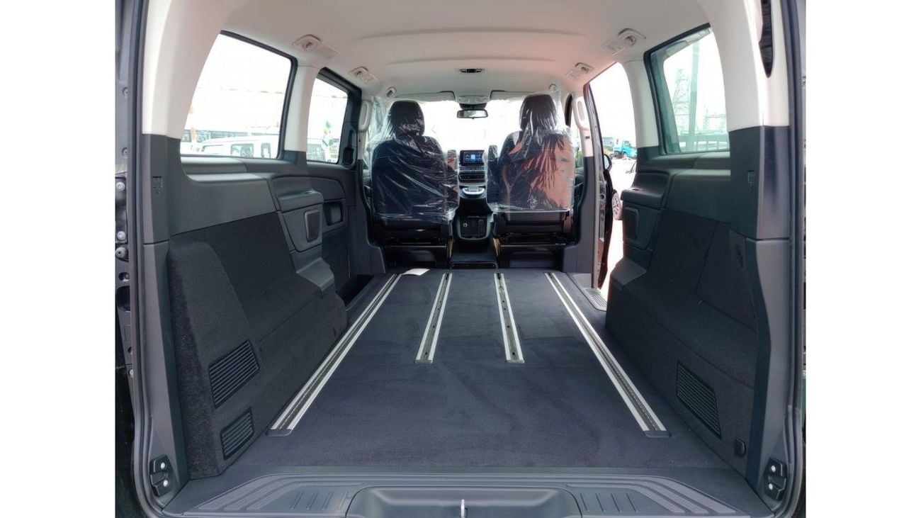 Mercedes-Benz V 250 V-Class V250 2.0L gasoline ( 4X2 ) 5 doors Black color