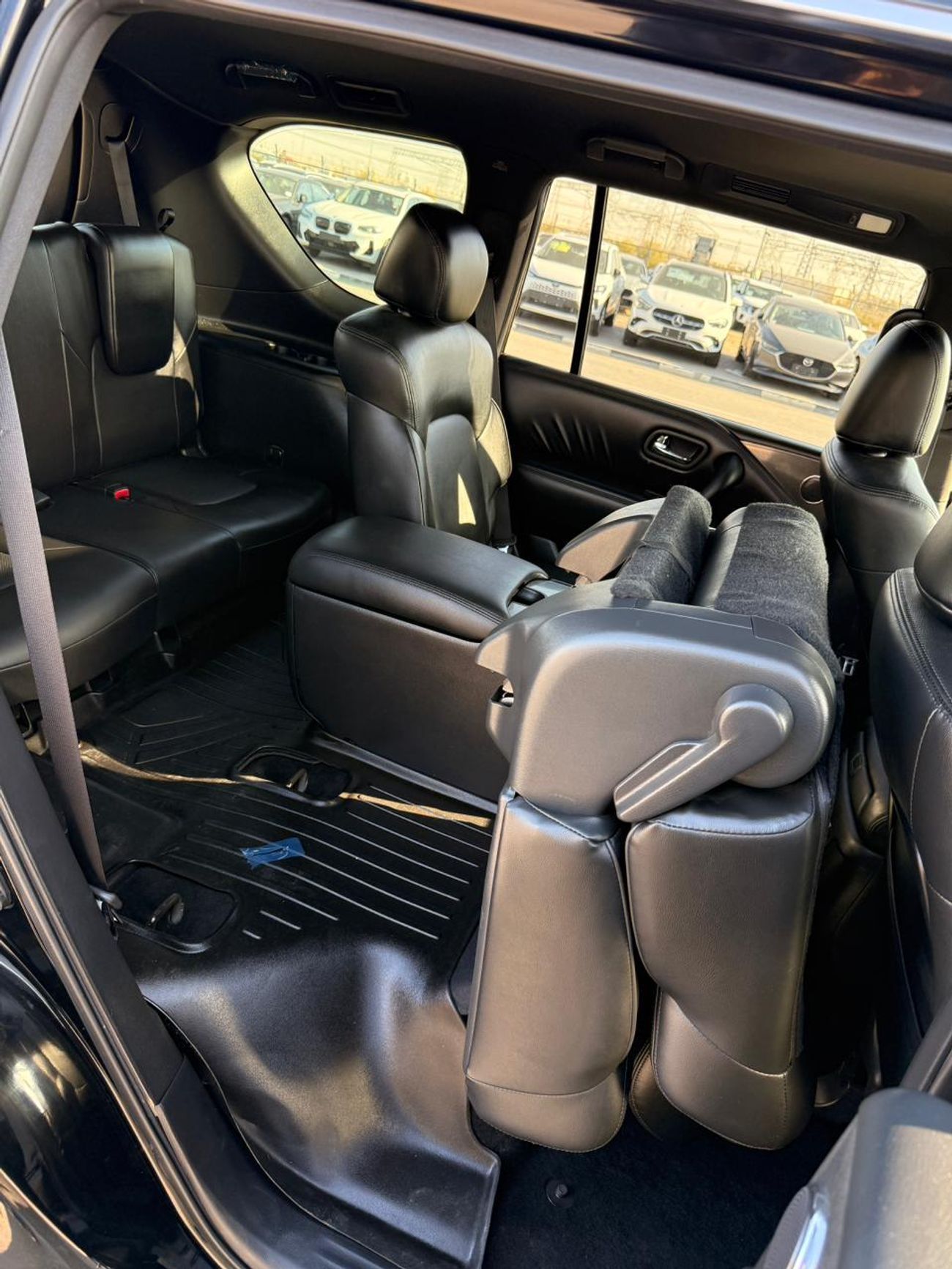 Nissan Armada SL Full Option ,Sunroof 4WD 2022 model