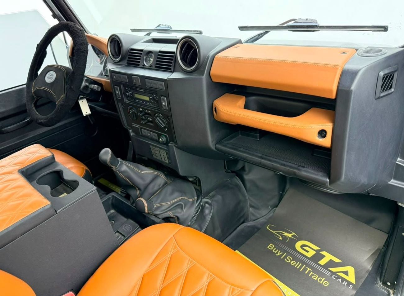 لاند روفر ديفندر 90 2009 Land Rover Defender 90, Excellent Condition, GCC Specs.
