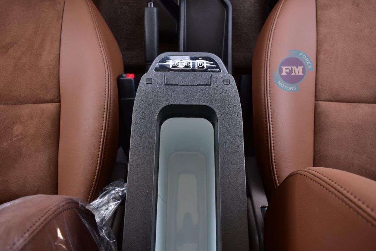 Toyota Land Cruiser 70 71 Short Wheel Base SDLX 2.8L Diesel 4WD 5 Seater Automatic