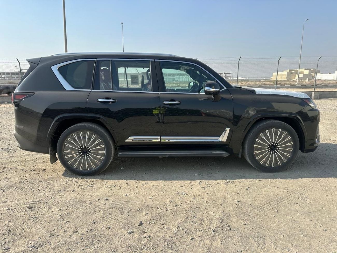 لكزس LX 700h VIP