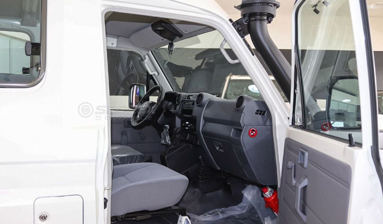 تويوتا لاند كروزر 70 2025 Model Toyota Land Cruiser Hardtop LC78, 4.0L Petrol 4WD 6A/T