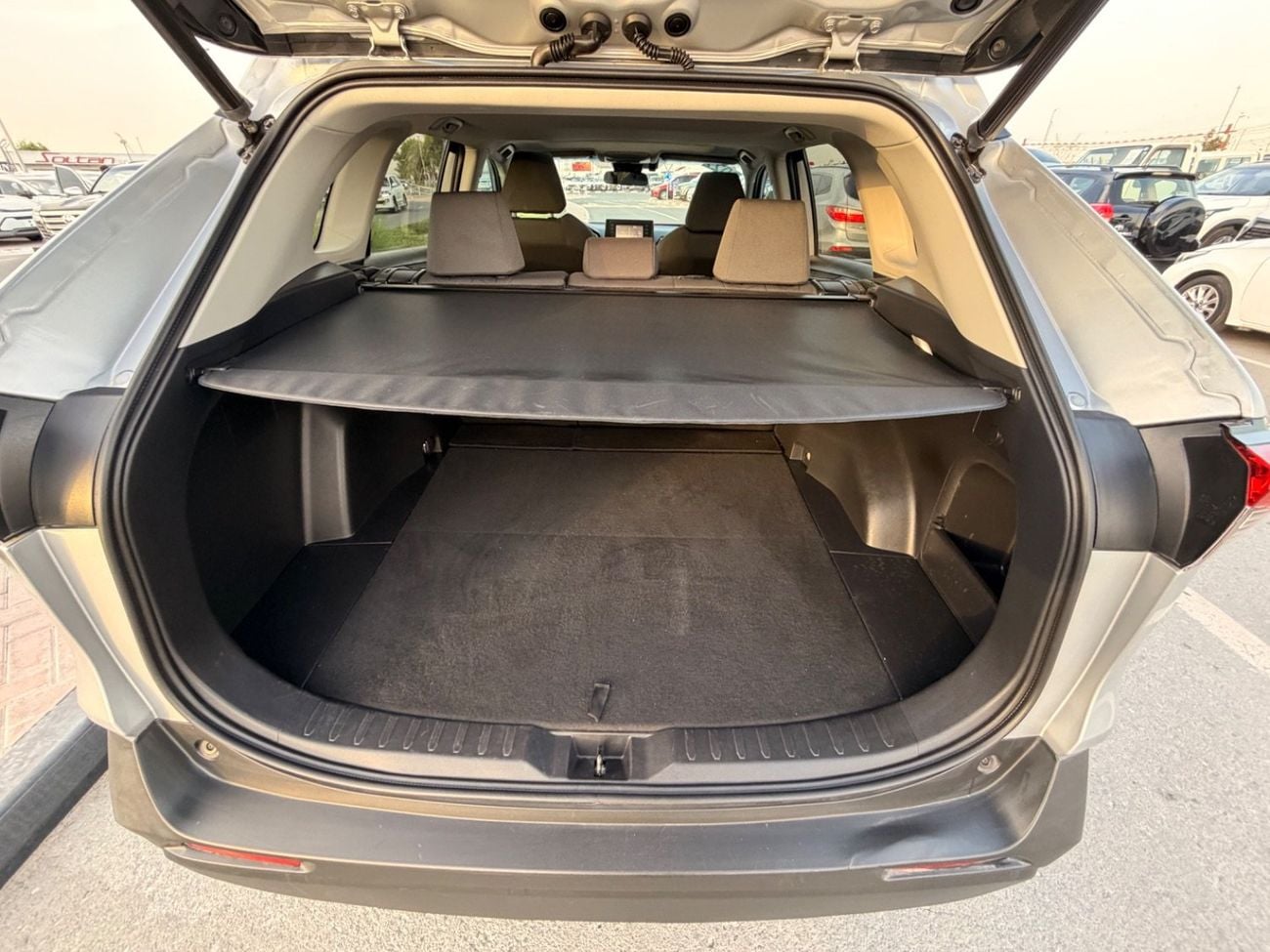 Toyota RAV4 Hybrid XLE 2.5L