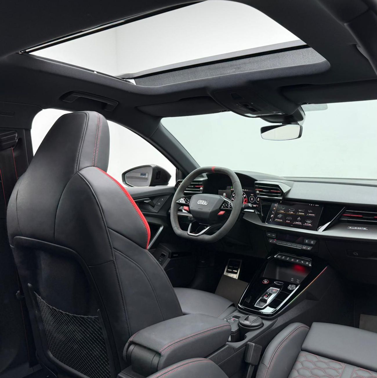 Audi RS3 TFSI quattro 2.5L Sedan 2025 Audi RS3 2.5 TFSI quattro ,Agency Warranty+Service Contract ,Excellent 