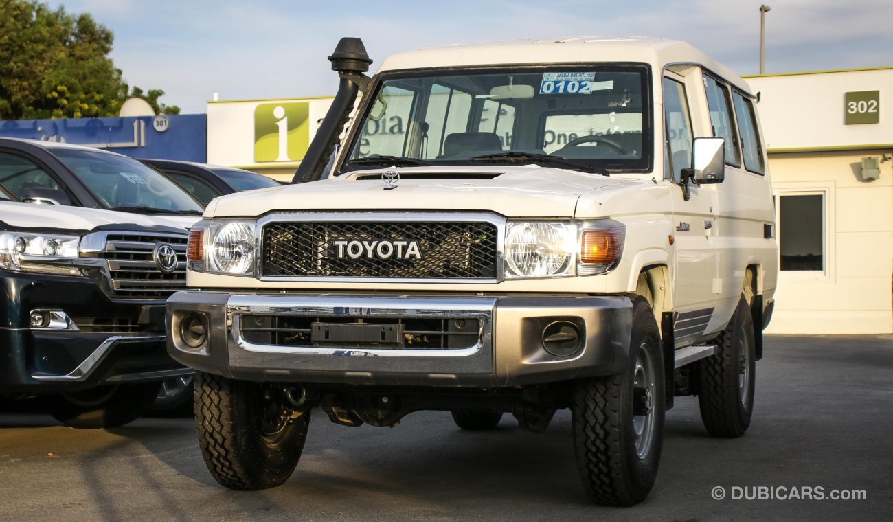 Toyota Land Cruiser Hard Top V8 4WD