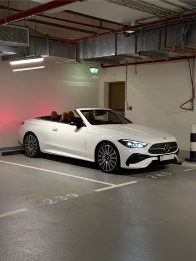 Mercedes-Benz CLE 450 Coupe Mercedes-Benz CLE450 Cabriolet