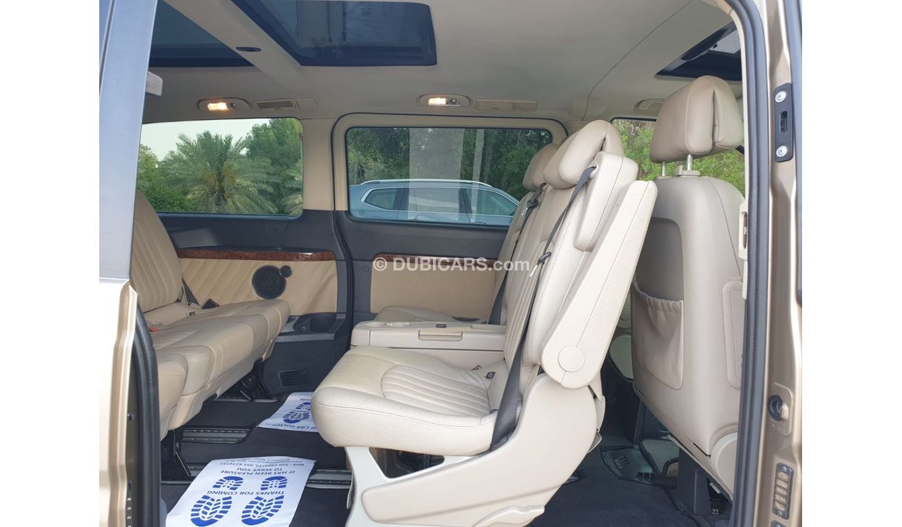Mercedes-Benz Viano Mercedes Viano 2011 GCC // Full option // Perfect condition // no accident